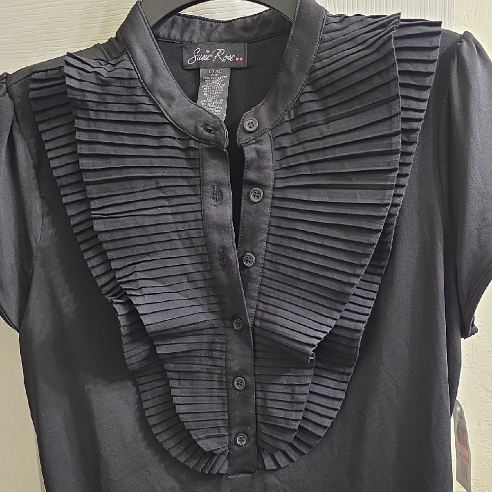NEW Chic Black Pleated Blouse by Susie Rose Size L